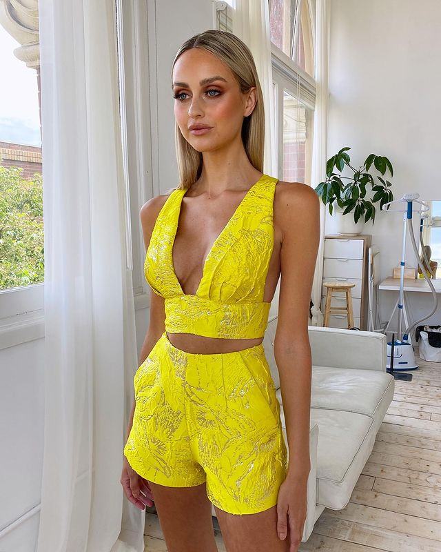 Women's Summer New Yellow Sexy Slim Hollow Sleeveless Fashion Suit